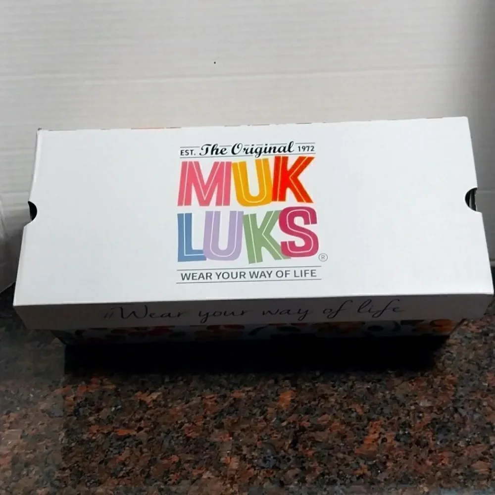 0riginal  BLACK MUK LUKS...Size 8....NEW IN BOX